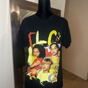 Black and Yellow Short Sleeve Tee with Artistic Graphic